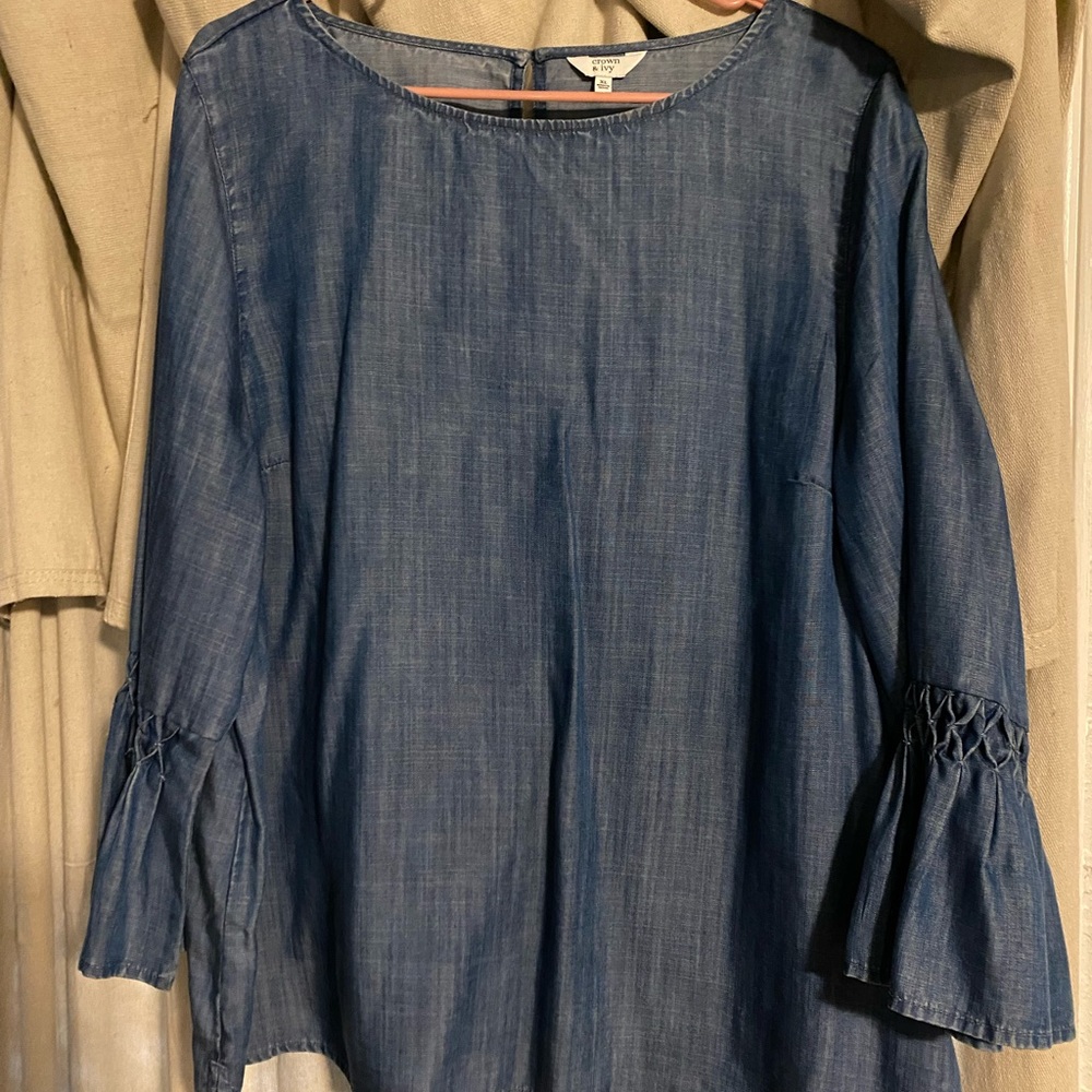 Crown & Ivy size XL like new